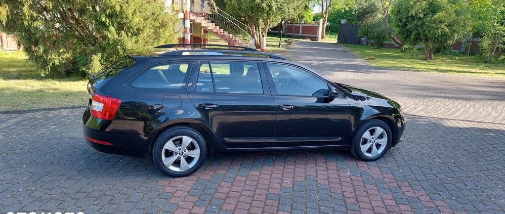 Skoda Octavia cena 44900 przebieg: 183500, rok produkcji 2018 z Sierpc małe 562